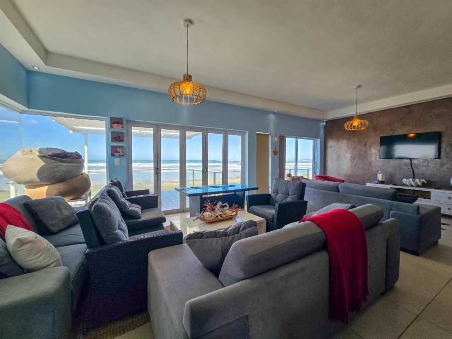 6 Bedroom Property for Sale in Stilbaai Oos Western Cape